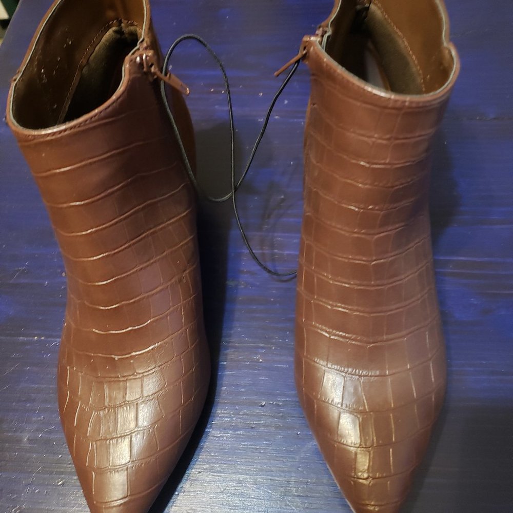 East 5th ankle zip up boots BRAND NEW size 7.5M
